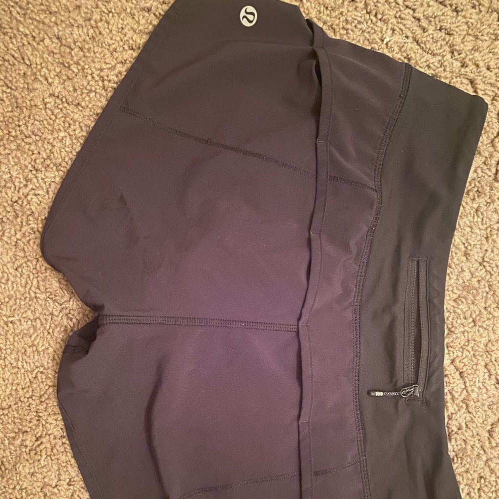 Black Lululemon Speed Up 2.5 Shorts size 6